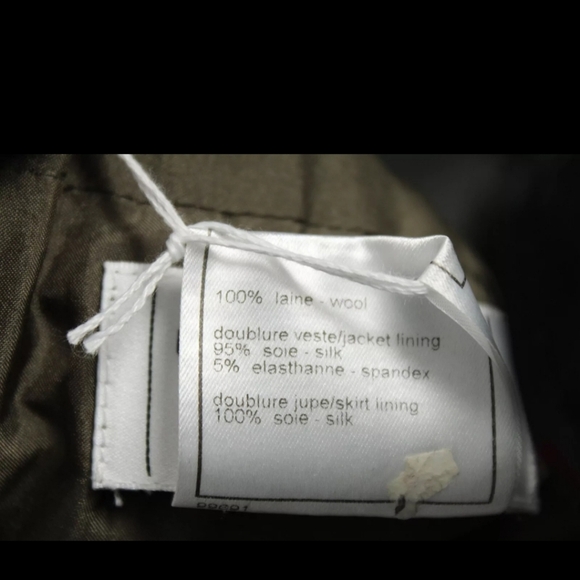 Authentic VINTAGE CHANEL WOOL SUIT - SIZE 36 🔥 - Picture 14 of 16